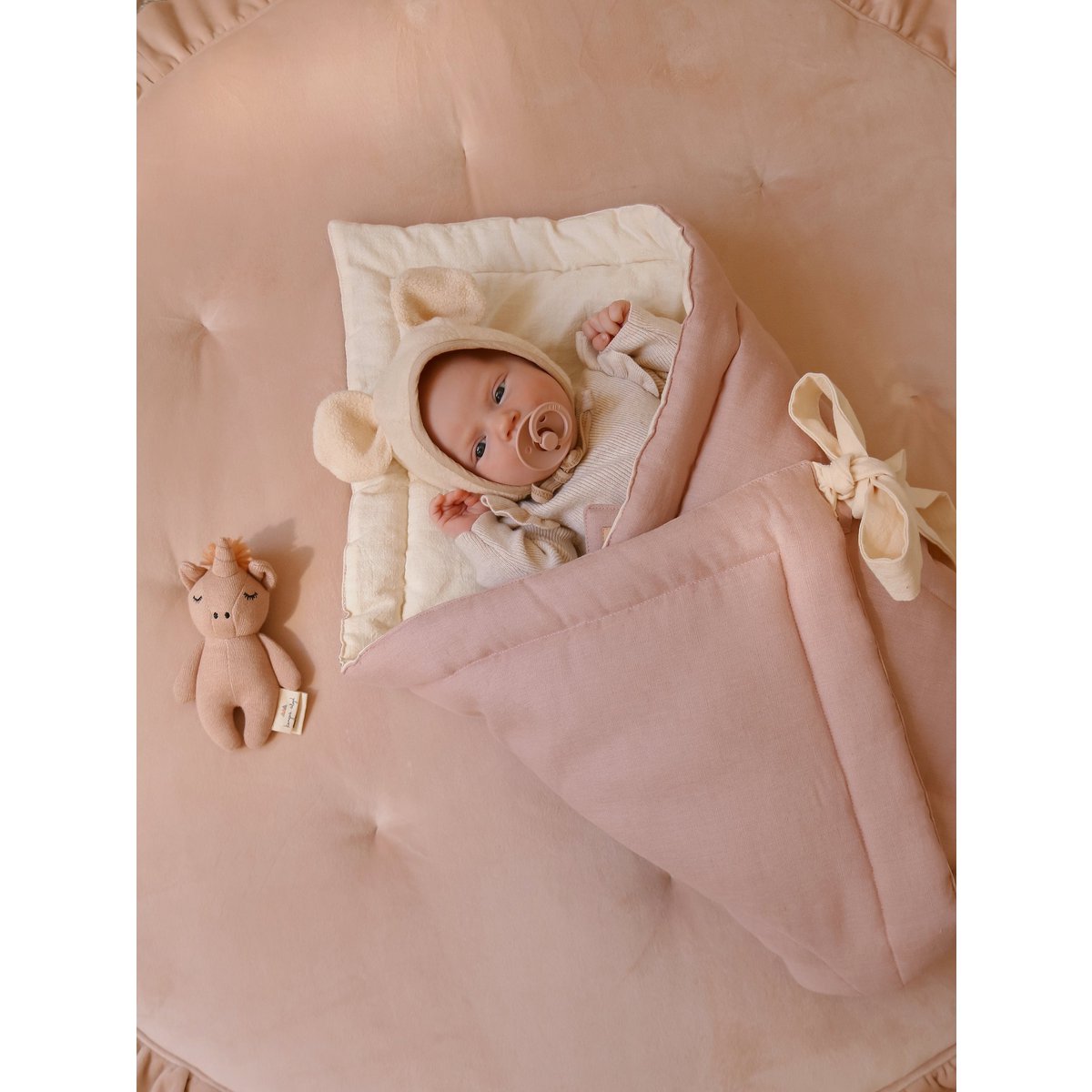 Linnen schelp Babywrap "Poederroze"