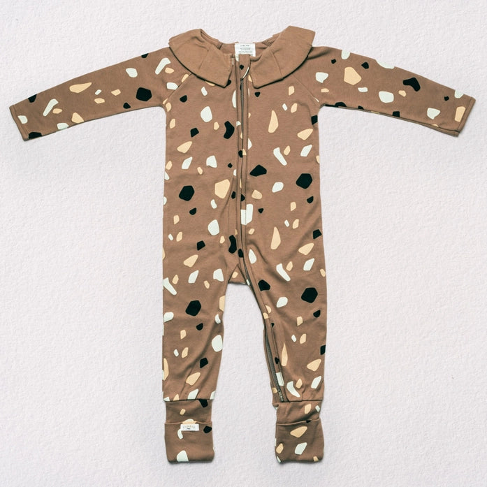 Mocha Pebbles Baby-Pyjama mit Reißverschluss 