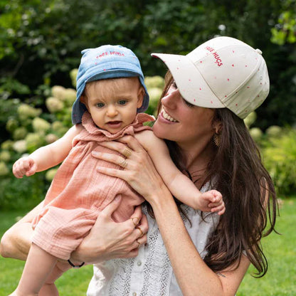 Zonnehoedje baby's | FREE HUGS