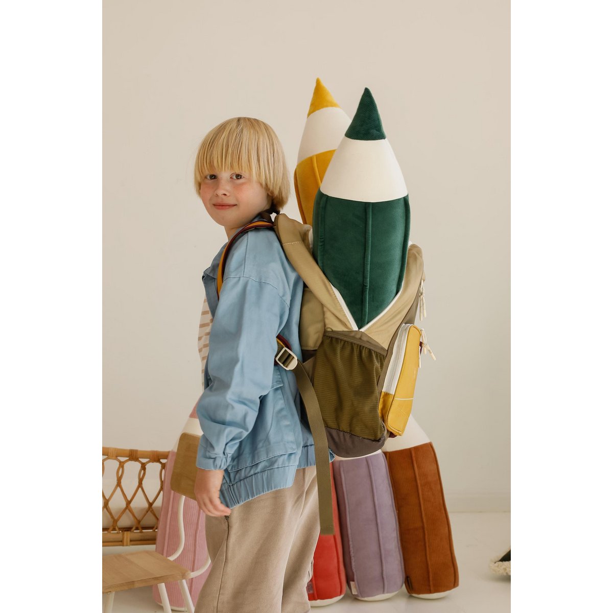 Crayon fluwelen kussen "Groen" terug naar school decor, kleuter en student cadeau idee, kinderkamer decor, Montessori studentenkamer decor